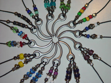 CLOSING PIN NECKLACE